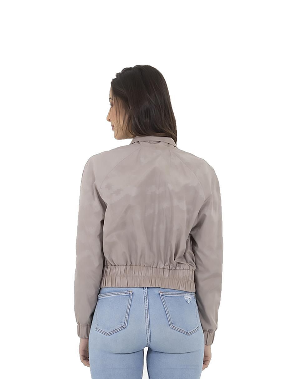 Gabardina repelente al agua para mujer 4