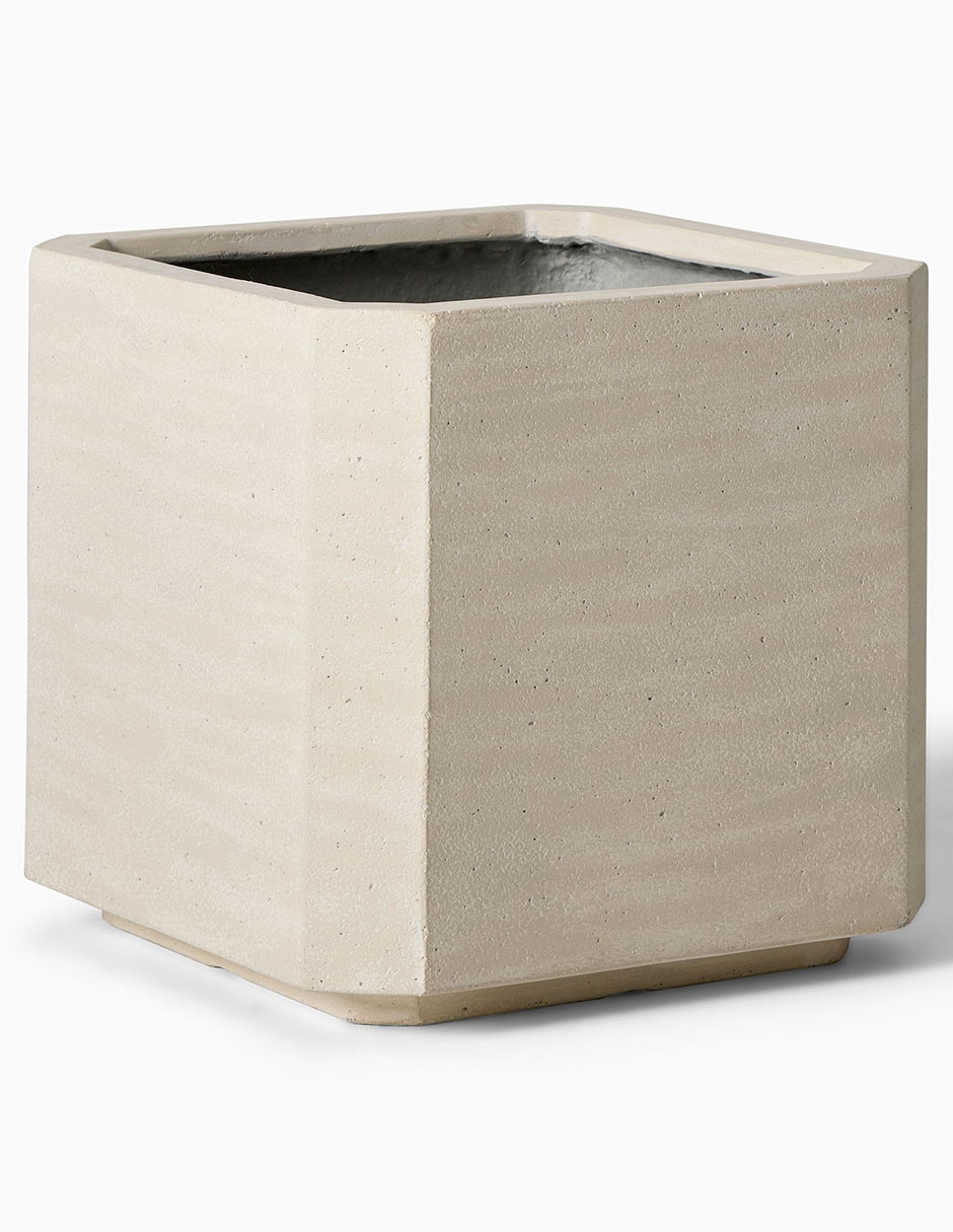 Maceta Beveled de cemento con sistema automático de riego 1