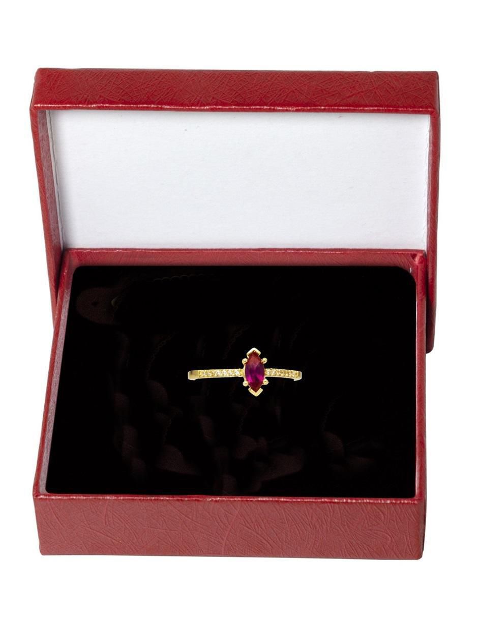 Anillo ovalado 10 k de oro zirconia pulido