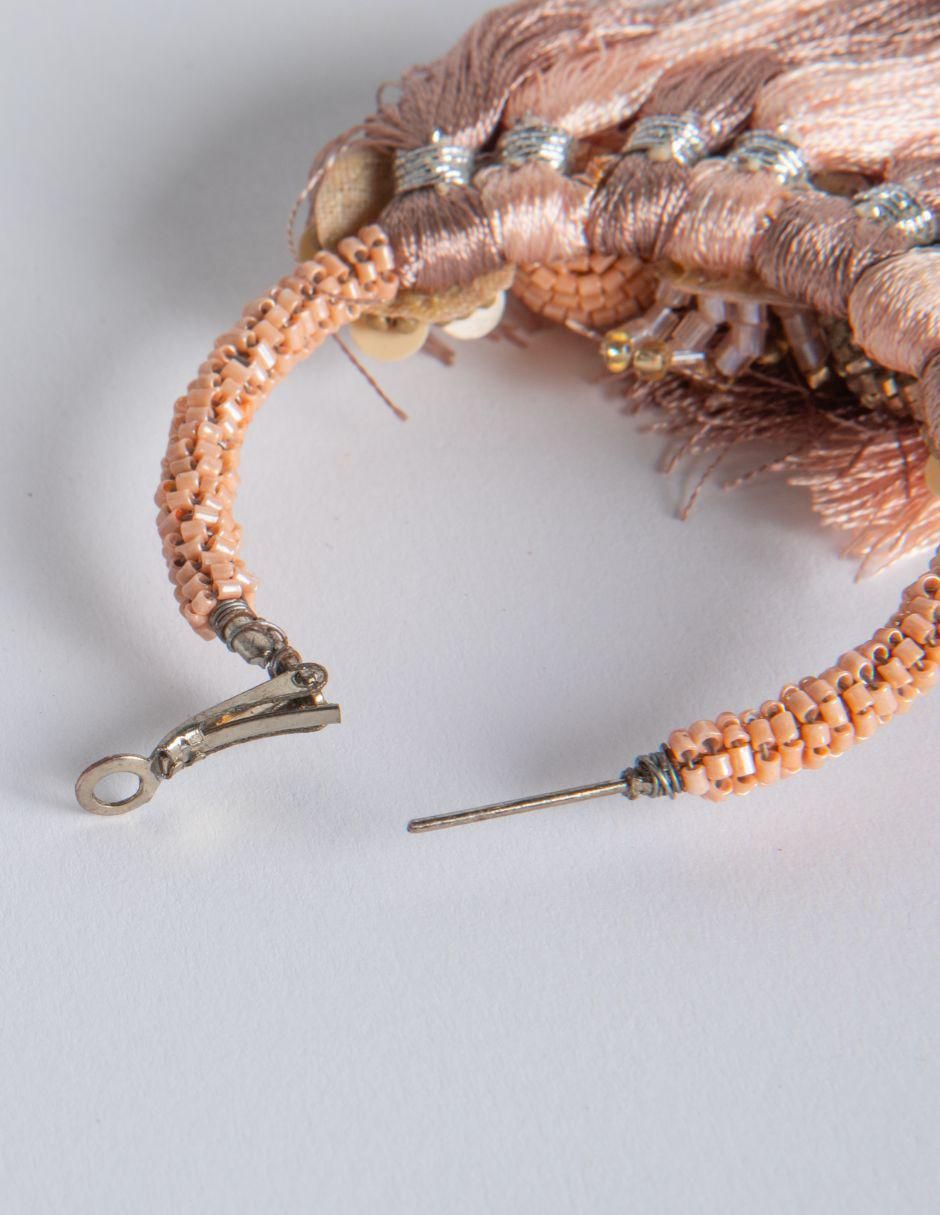 Aretes de aro con acabado texturizado 2