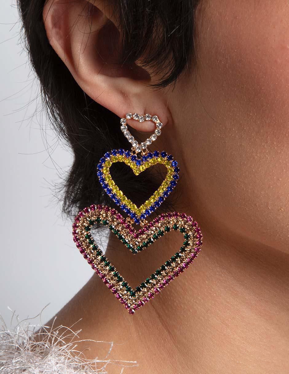 Aretes de corazón con acabado brillante 3