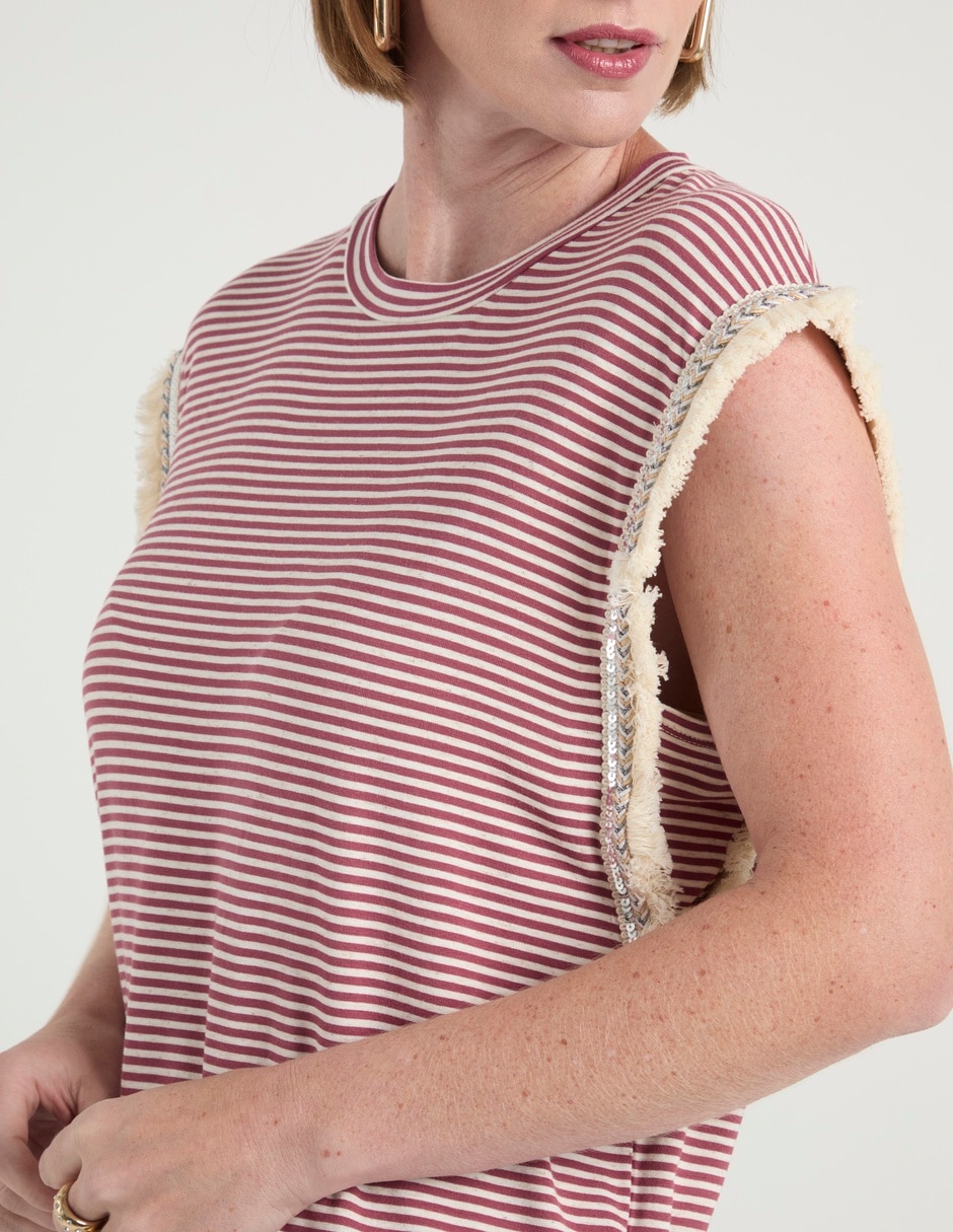 Playera cuello redondo para mujer 9
