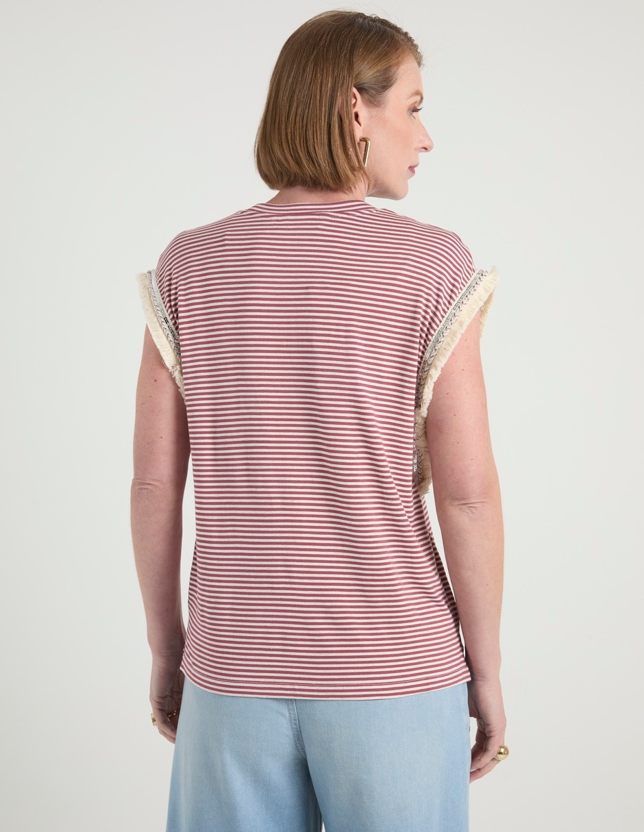 Playera cuello redondo para mujer 11