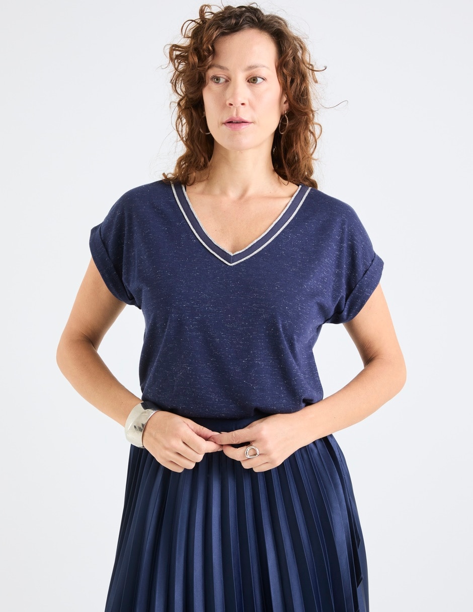 Playera manga corta cuello V para mujer 1
