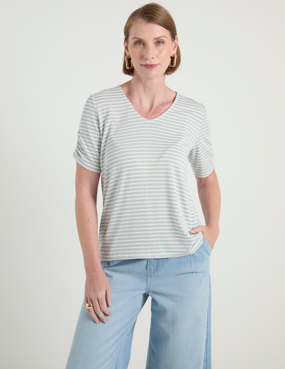 Playera manga corta cuello V para mujer