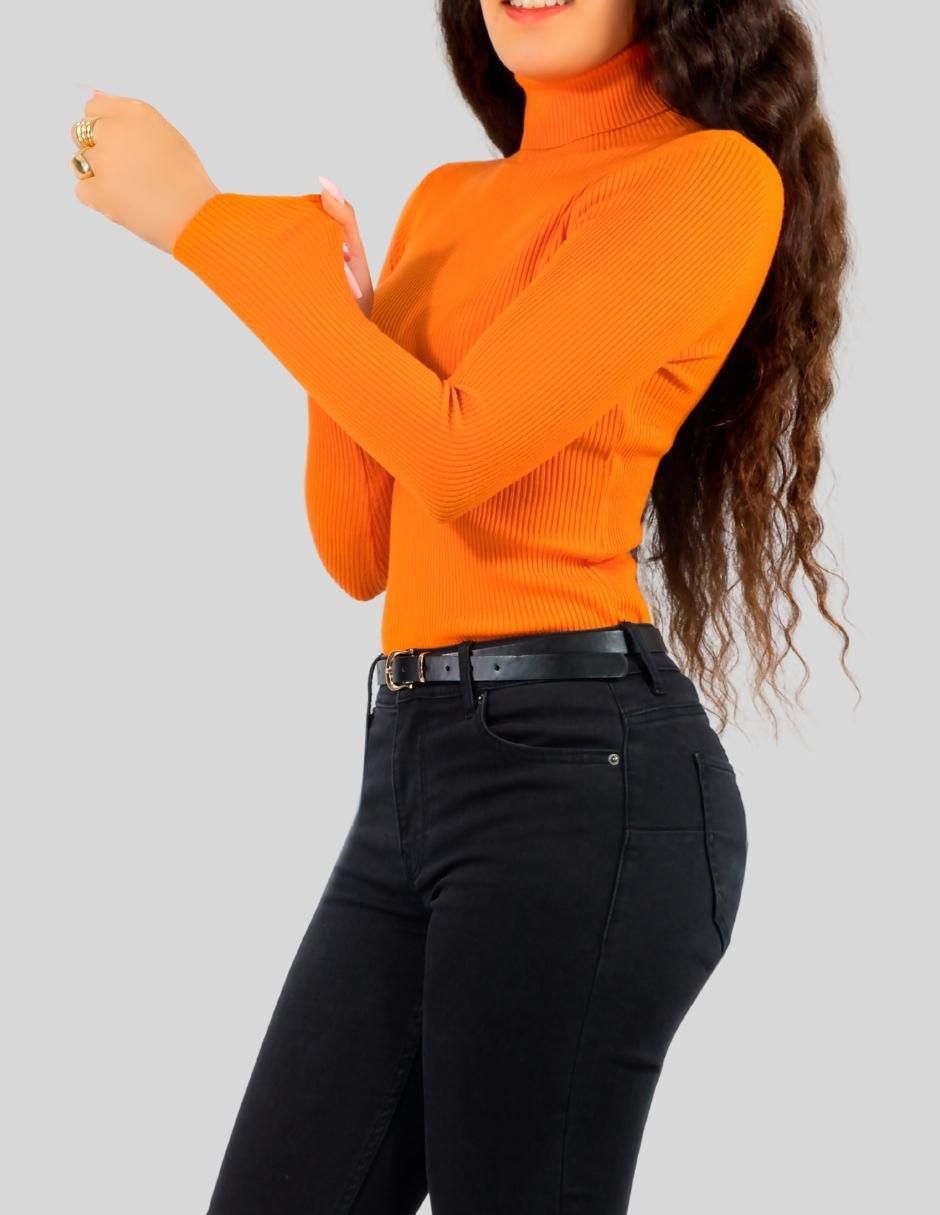 Suéter cuello tortuga para mujer 7
