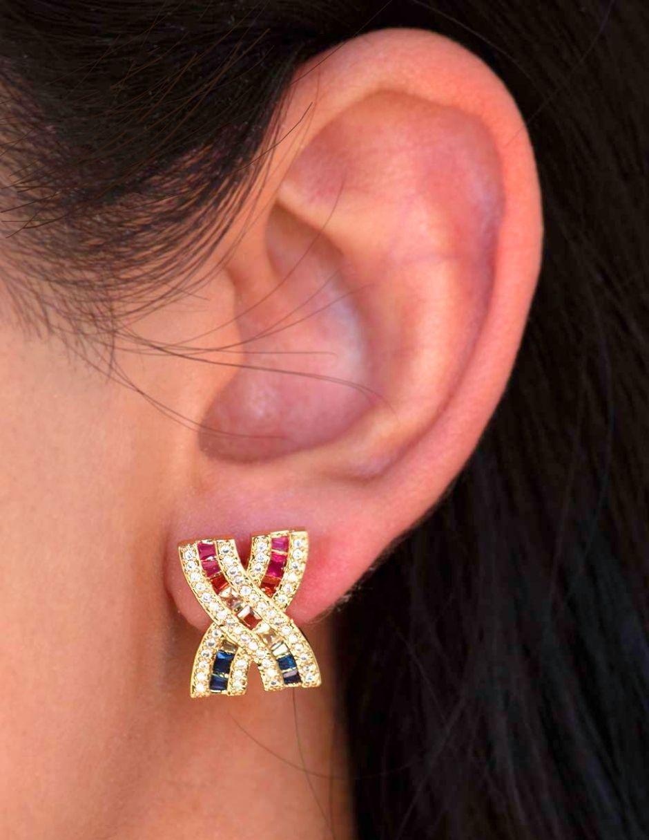 Broqueles de cruz con acabado baño de oro 18 K 3
