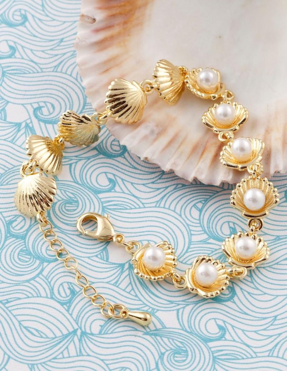Pulsera con acabado baño de oro 4