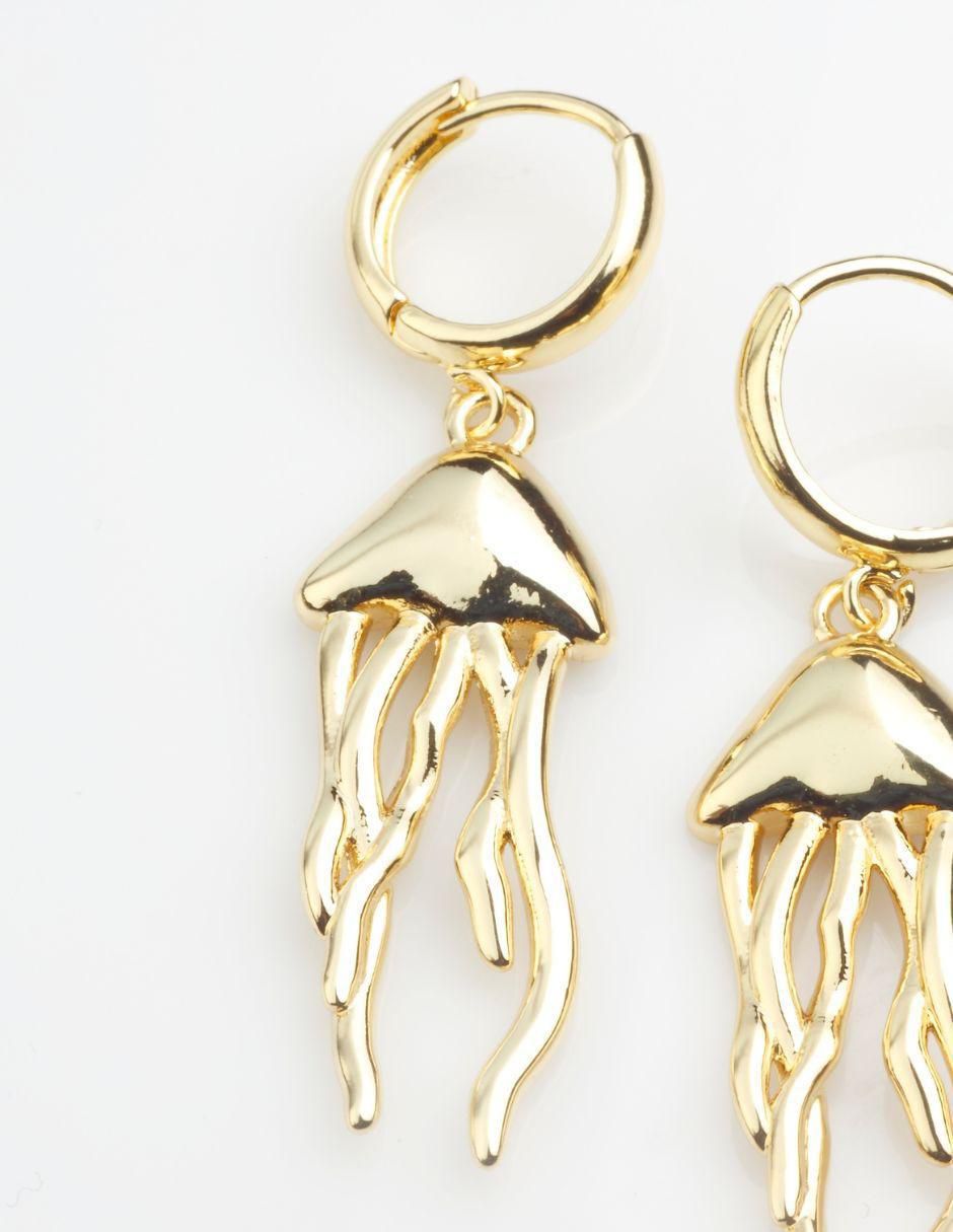Aretes de medusa con acabado baño de oro 18 K 2