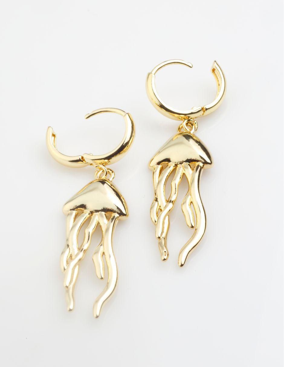 Aretes de medusa con acabado baño de oro 18 K 3