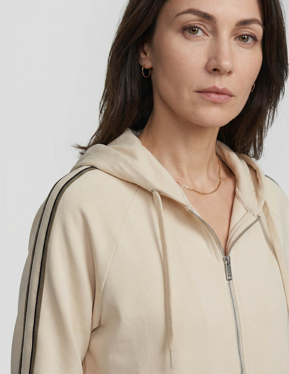 Sudadera con capucha y bolsa para mujer 3