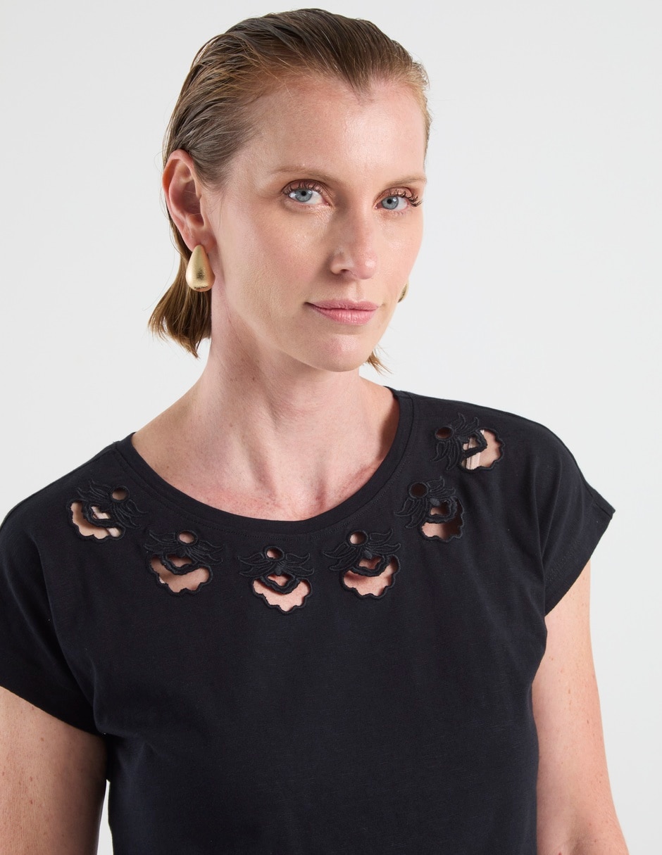 Playera manga corta cuello redondo para mujer 4