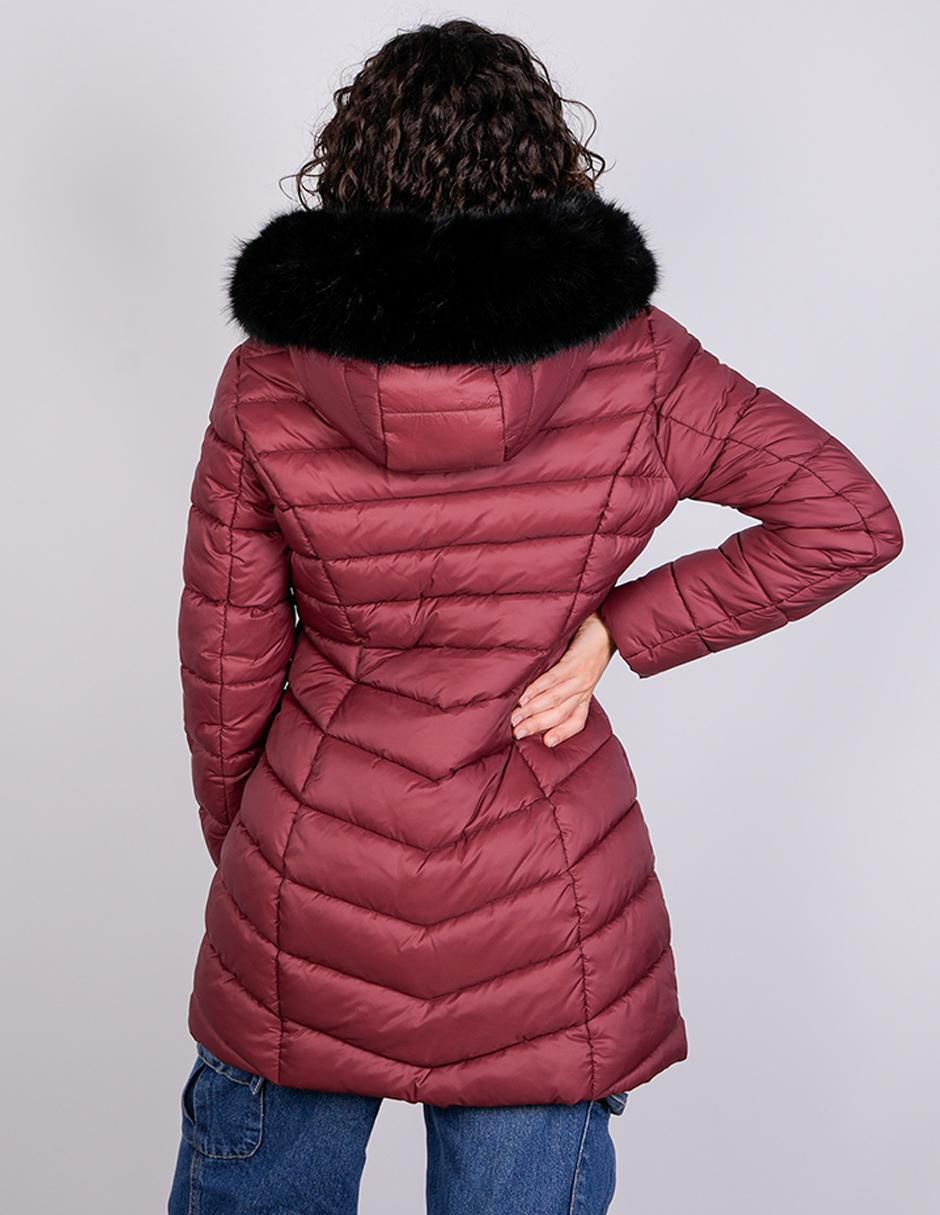 Chamarra capitonada corte slim fit para mujer 7