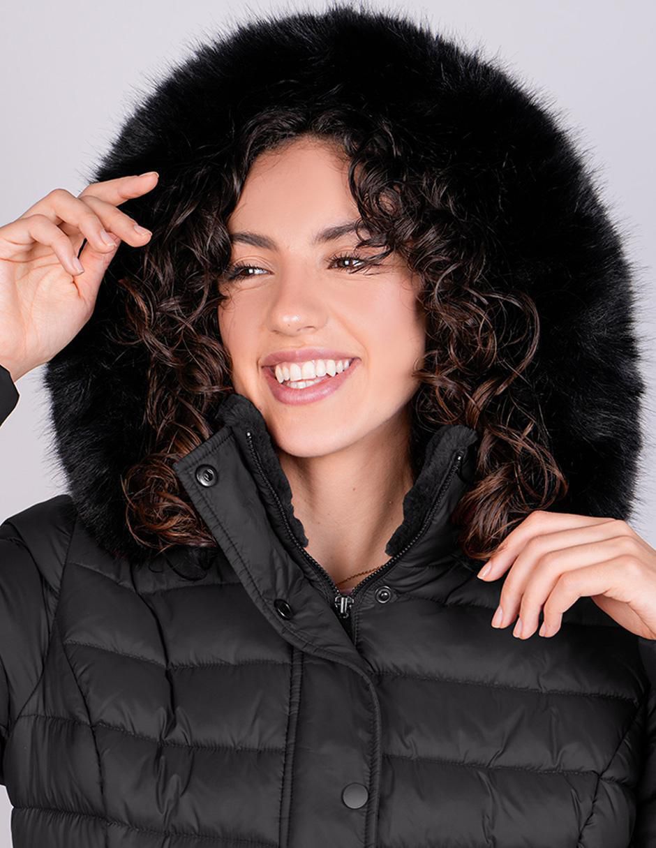 Chamarra capitonada corte slim fit para mujer 7