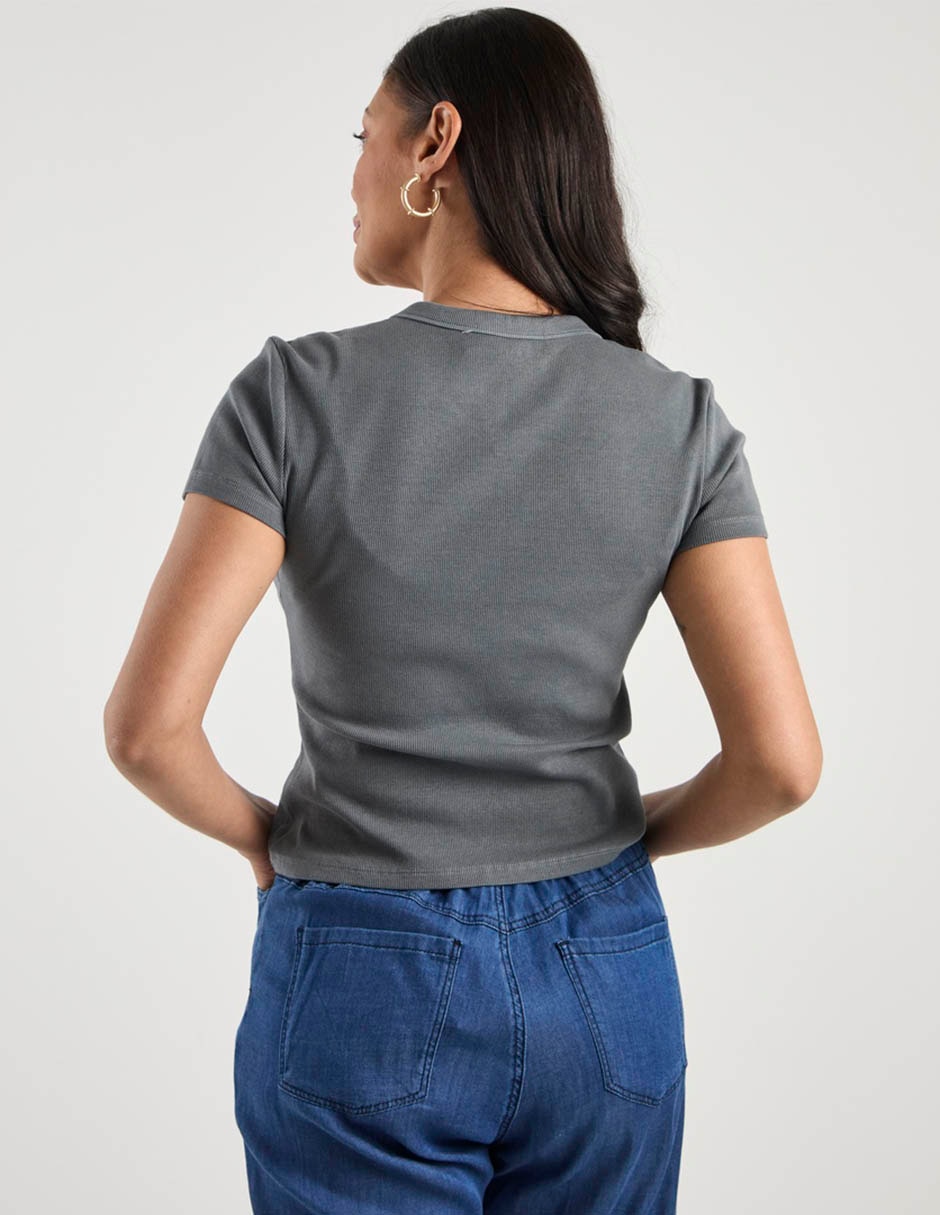 Playera manga corta cuello redondo para mujer 12