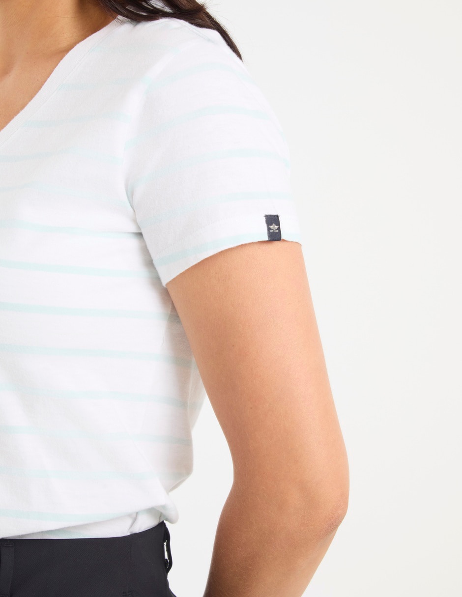 Playera manga corta dockers cuello v para mujer