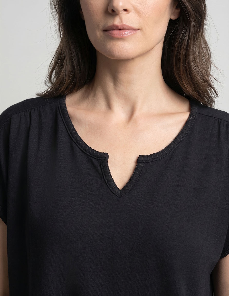 Playera manga corta cuello redondo para mujer 3