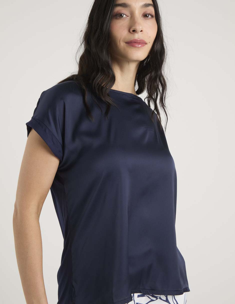 Playera manga corta cuello ojal para mujer 17