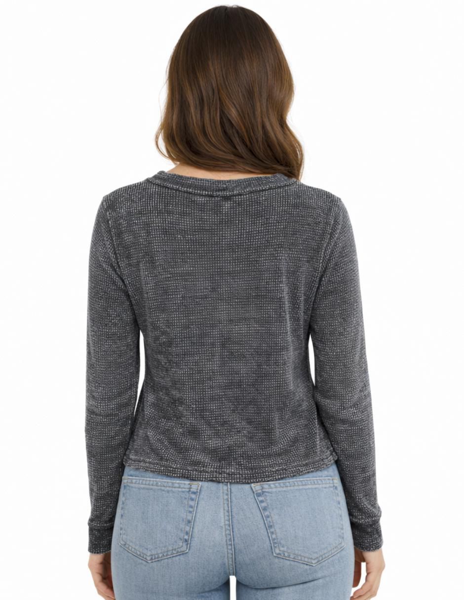 Playera manga larga cuello v mujer 3