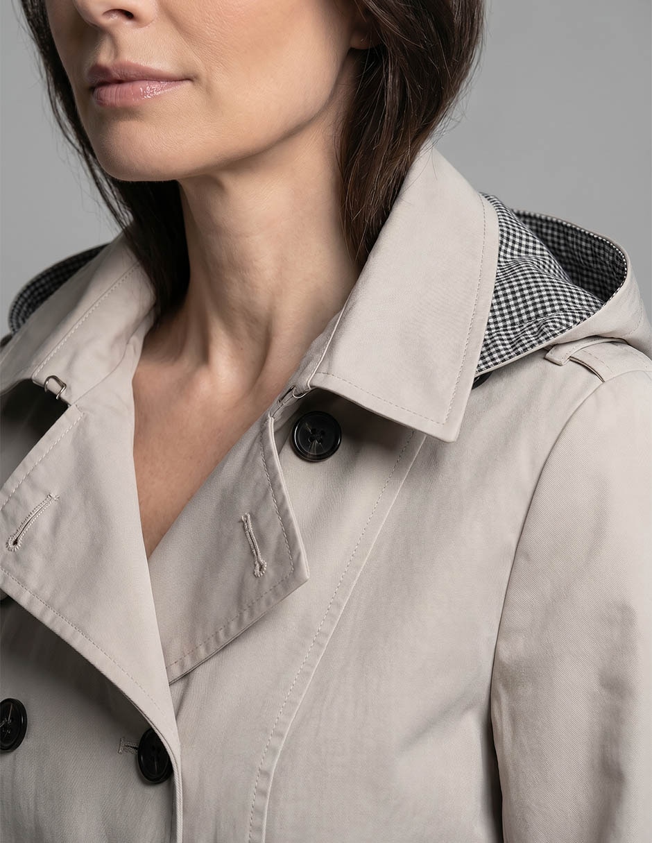 Gabardina repelente al agua capucha y bolsa Davinchy para mujer