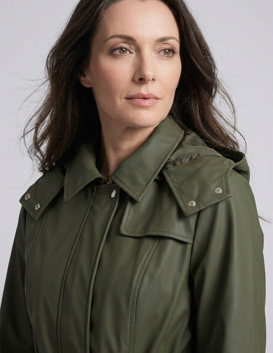 Gabardina impermeable capucha y bolsa davinchy para mujer
