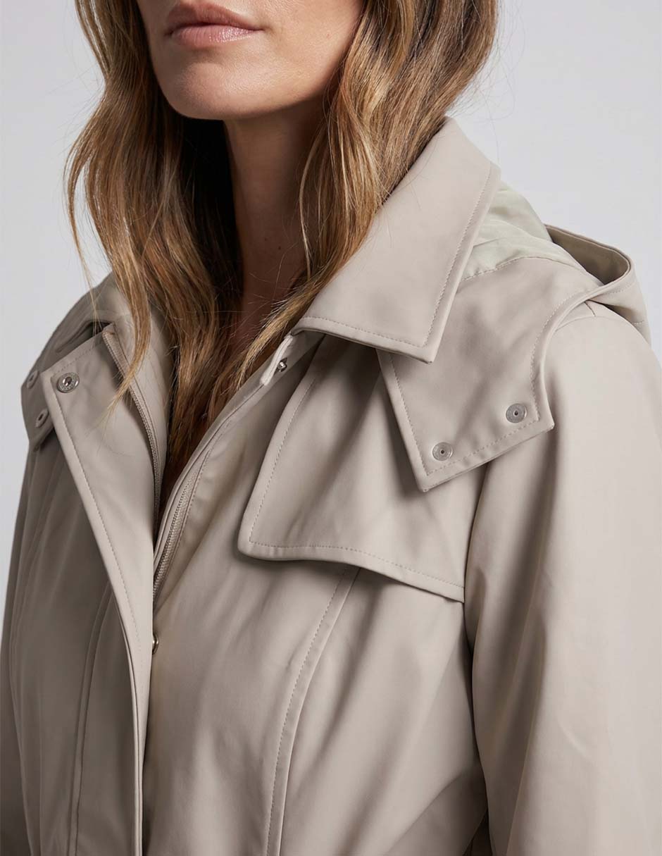 Gabardina impermeable capucha y bolsa para mujer 3