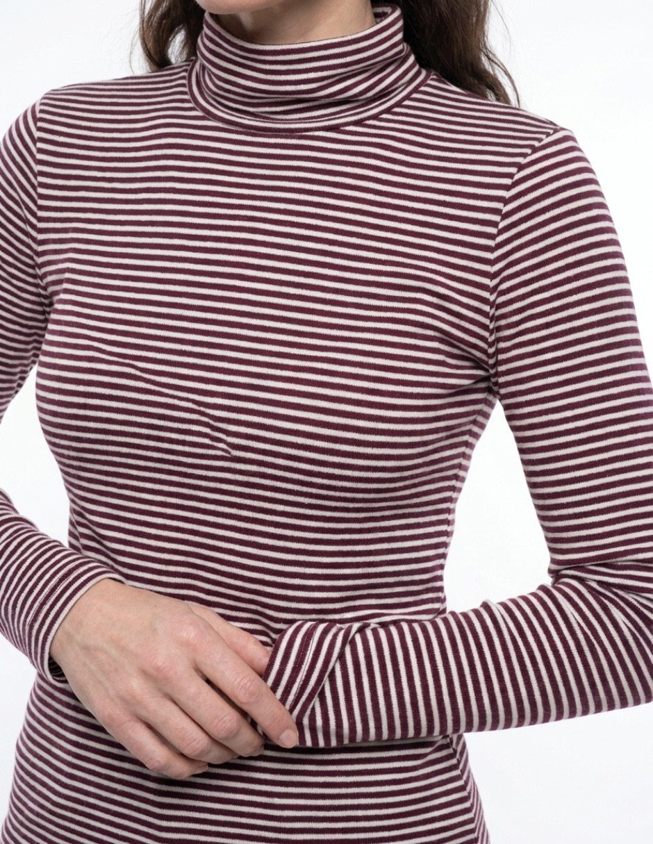 Playera manga larga cuello alto para mujer 3