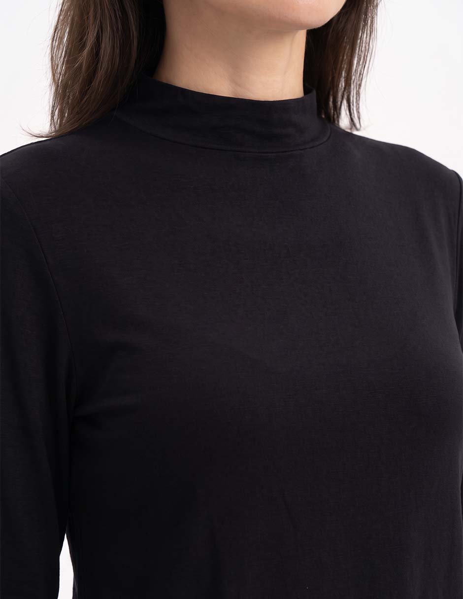Playera manga larga cuello alto para mujer 2