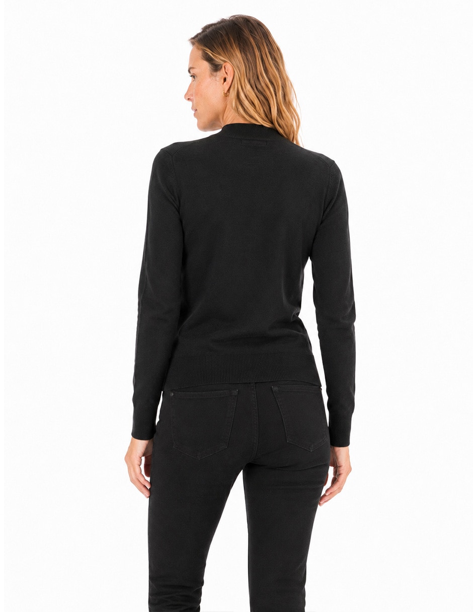 Suéter cuello alto para mujer 4